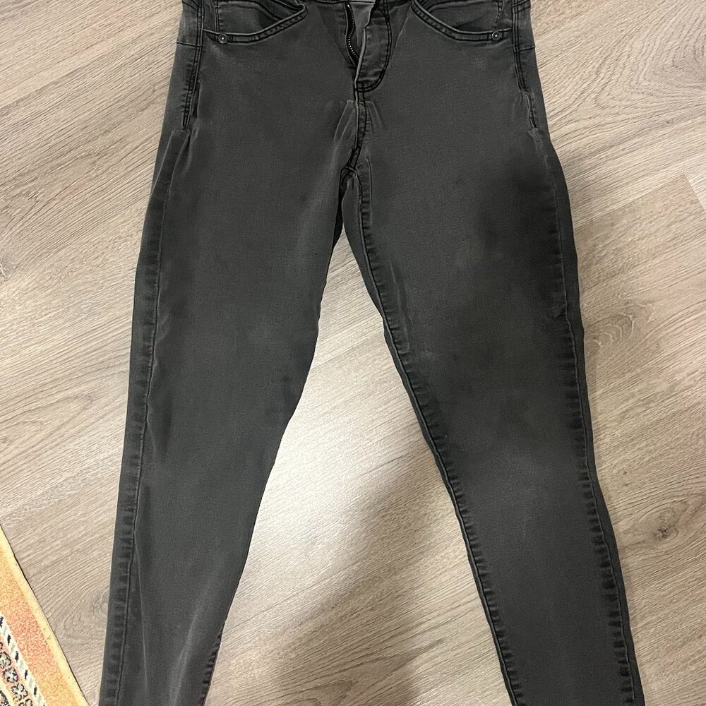 Democracy Sz 6 Blk Skinny Jeans